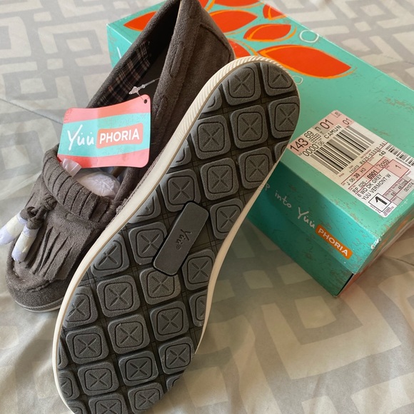 Dark grey vermontw shoes 👟 - Picture 4 of 5